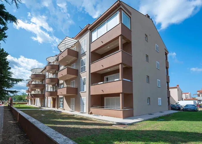 Apartman Cozy In With Wifi Fažana